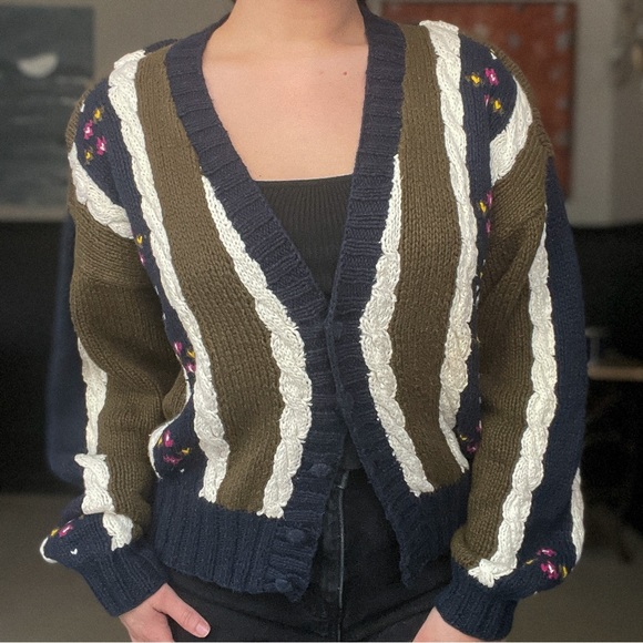 Vintage Michelle Stuart Cardigan Sweater Striped & Floral Detail V-Neck Size M - Picture 4 of 4